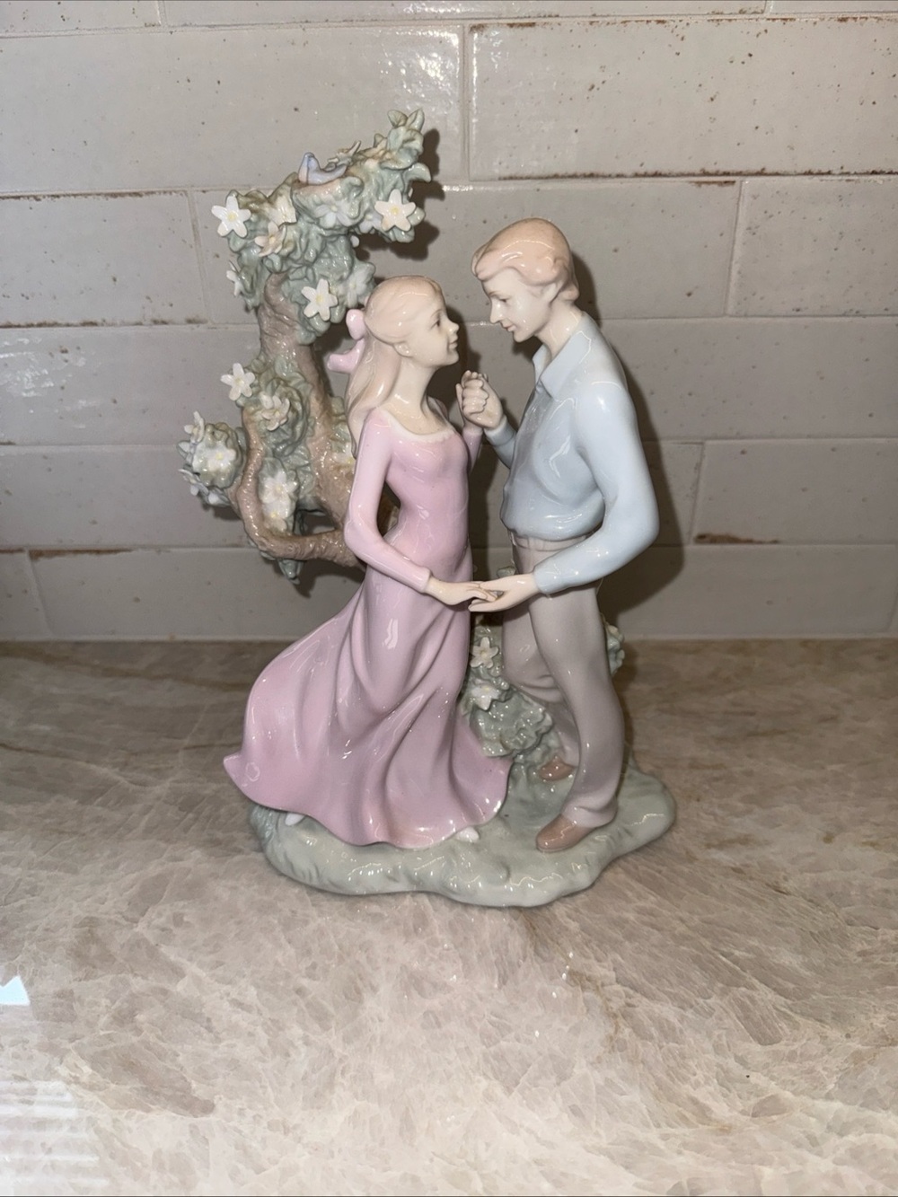 Valencia collection Porcelain Figurine Glased